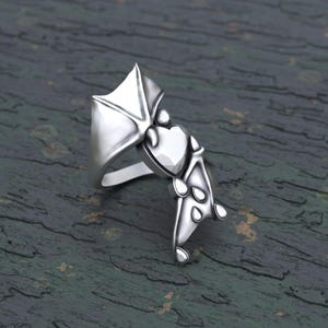 Bat Wing Vampiric Charm Ring: Handcrafted 925 Sterling Silver Gothic Unisex Jewelry