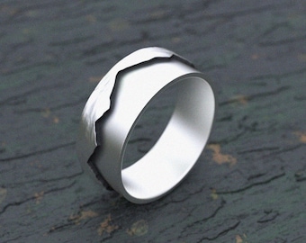 Anillo de plata de ley con cordillera: alianza de boda con paisaje artesanal
