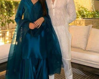 Elegante shalwar FARSHI con camisa corta y dupatta de organza con borde festoneado, ideal para fiestas de Eid - Vestido formal pakistaní