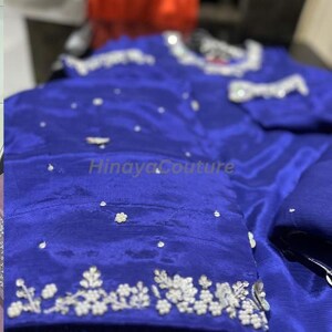 Conjunto de seda blanca con zardozi, dupatta y bolsa – Conjunto festivo de lujo pakistaní de 4 piezas farshi shalwar imagen 3