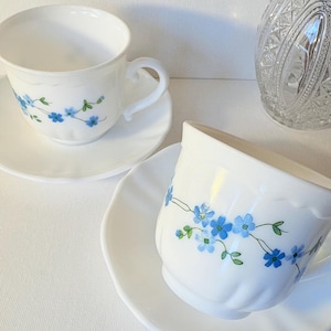 vintage duo of Arcopal cups and saucers / antique coffee service / vintage cups / coffee mugs made in France / retro cuisine