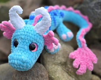 Patrón de ganchillo de dragón amigurumi: dinosaurio de peluche