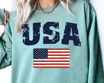 Retro USA Flag Sweatshirt: Patriotic American Crewneck