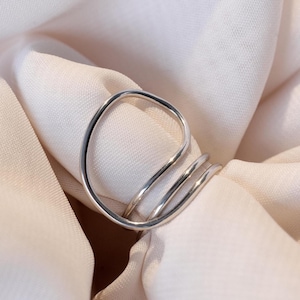 Asymmetrischer Sterling Silber Ring, klobiger Organic Wave Band, moderner abstrakter Statement Ring in 925 Silber, gewagter Designer Schmuck für jeden Tag