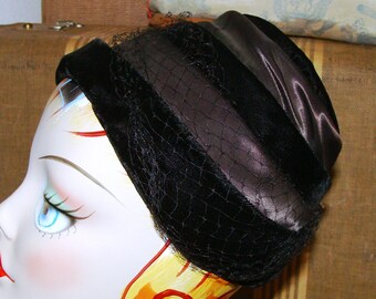 SALE Mid Century Black Lace Ladies Hat With Pink Netting  display picture 1