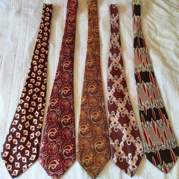 Vintage 1940's Necktie Hollyvogue Resilient Maroon Brown Gold Paisley Merritt Bud Rush Motel Longshire Geometric Cylinder Menswear Tricolor