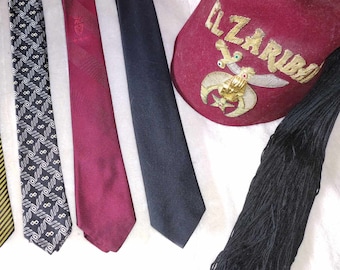Vintage Men&#39;s Necktie Skinny Tie Mid Century Neck Wear Noir Silver Rat Pack 1950&#39;s early 60&#39;s San Milo Maroon Shimmer Solid Black Linen