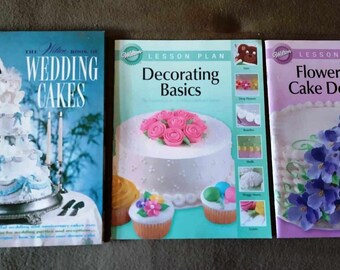 3er Set Wilton Wedding Cakes 1971 Blumen & Design Dekorieren Basics Frosting Gala Jahrestag Tiers Stacked