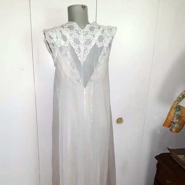 2 pc Sheer Robe & Nightgown Vintage Vanity Fair Trousseau Size 34 Peignoir White Tricot Nylon Lace USA Made Nightie Lingerie Negligee