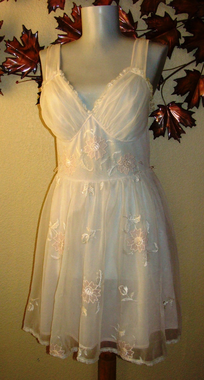 Mid Century Night Gowns Liz Taylor style chemise lingerie Coral Red Gold Embroidery Off White Floral Sheer Sleeveless S /& M Pin Up Underwear