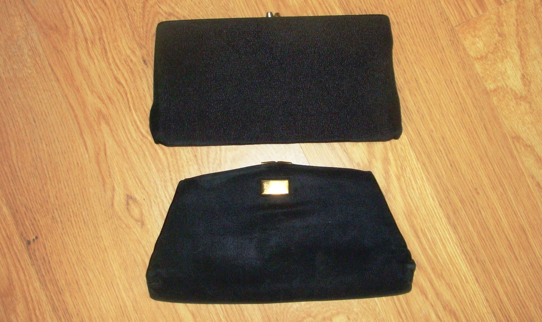 Antic gold satin handbag with golden latch