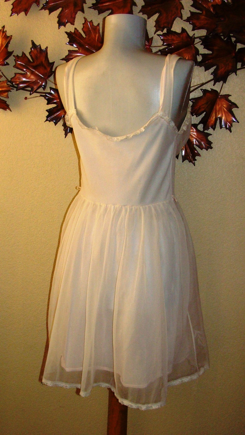 Mid Century Night Gowns Liz Taylor style chemise lingerie Coral Red Gold Embroidery Off White Floral Sheer Sleeveless S /& M Pin Up Underwear