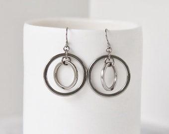 Swinging Crosswise Double Titanium Hoop Earrings, Two Circle Hypoallergenic Nickel Free Earrings for Sensitive Ears, Non Allergenic Niobium