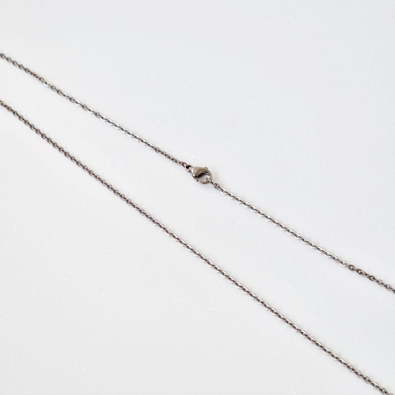Titanium ketting met platte schakelkabel, ketting van puur titanium, 1,8 mm fijne nikkelvrije ketting met gevoelige huid Voeg je eigen hanger toe afbeelding 4