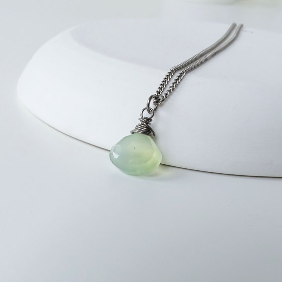 Green Chalcedony Titanium Necklace 