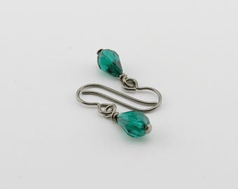 Emerald Green Drop Niobium Earrings, Austrian Crystal Teardrop Earrings, Titanium Earrings for Sensitive Ears, Hypoallergenic Nickel Free