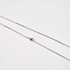 Titanium ketting met platte schakelkabel, ketting van puur titanium, 1,8 mm fijne nikkelvrije ketting met gevoelige huid Voeg je eigen hanger toe afbeelding 6