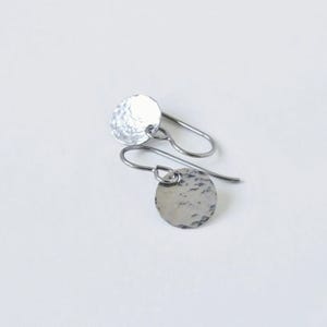 Titanium Earrings Tiny Disc, Hammered Hypoallergenic Silver Colored Niobium Circle Earrings, Titanium Round Disk Earrings, Nickel Free Discs