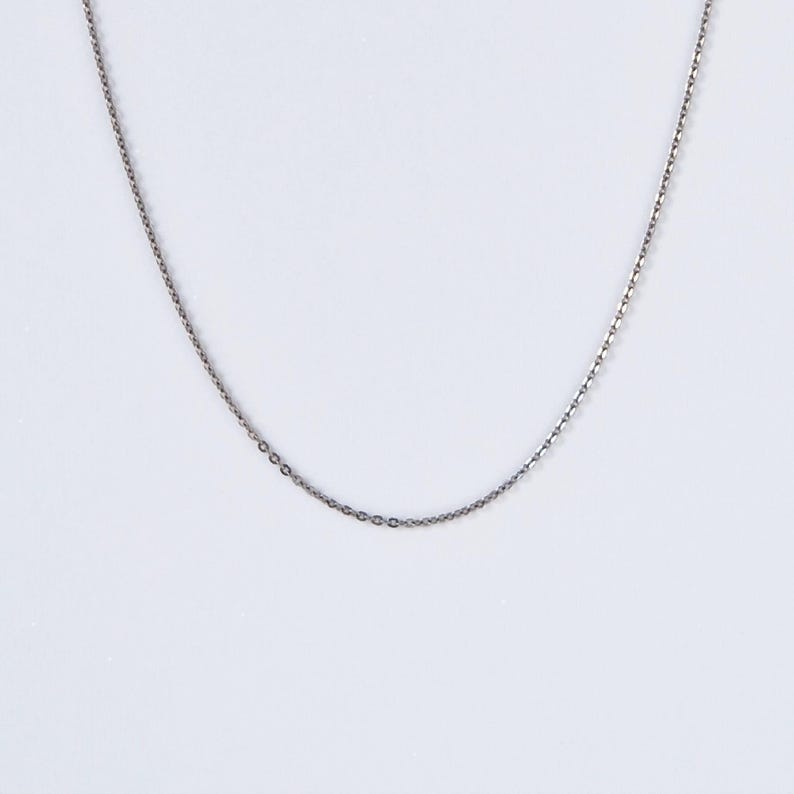 Titanium ketting met platte schakelkabel, ketting van puur titanium, 1,8 mm fijne nikkelvrije ketting met gevoelige huid Voeg je eigen hanger toe afbeelding 1