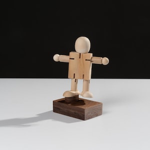 Wooden Automata Man – Handmade Kinetic Figurine – Moving Wooden Toy Gift – Mechanical Desk Decor for Kids & Adults