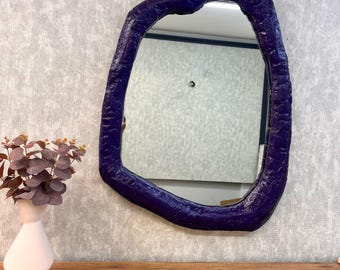 PurpleRain Specchio strutturato fatto a mano/Specchio da parete di forma organica/Specchio con cornice astratta/Arredo moderno scultoreo per la casa/Pezzo unico
