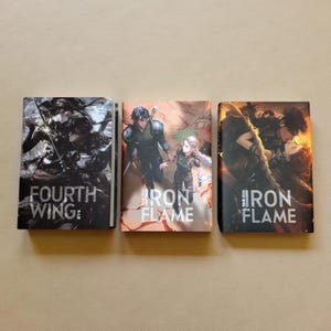 Fourth Wing + Iron Flame Korean Book Set: Limited Special Cover Edition