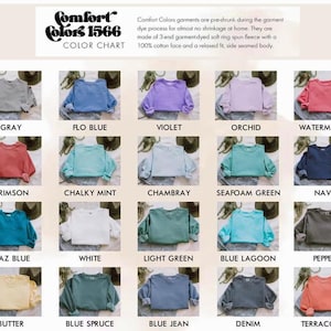 Puede incluir: Una taza de cer&aacute;mica blanca con un asa negra y el texto "But First, Coffee" en negrita negra. La taza se encuentra sobre un fondo neutro, resaltando su dise&ntilde;o sencillo.