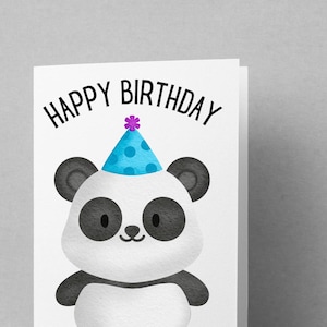 Linda tarjeta de cumpleaños de panda. Tarjeta de felicitación de feliz cumpleaños para niños y adultos. Tarjeta de animal. Gorro de fiesta de panda kawaii. Tarjeta de cumpleaños divertida.