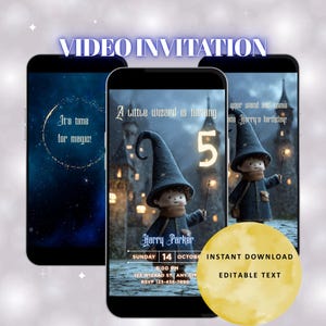 Op de afbeelding: Drie smartphones tonen een video-uitnodiging. De centrale telefoon toont een tovenaarsillustratie met de tekst "A Little wizard is turning 5". De andere telefoons tonen gerelateerde afbeeldingen en tekst, waaronder "It's time for magic!" en "Harry Parker".