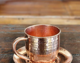 Juego de taza y platillo de cobre martillado a mano: taza de té rústica de cobre hecha a mano, artículos artesanales para beber té