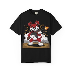 Chien en colère avec t-shirt dessin animé AK47 - t-shirt graphique drôle de chien armé - t-shirt cool chien pour amateur d'armes à feu militaire