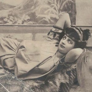NICHT BENUTZTE Antike Postkarte von Pre 1910 in griechischer Mode mit Ruinen und Tempel