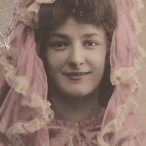 Postal antigua sin usar anterior a 1910 de COSETTE de la Scala de París