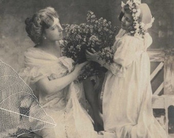 UNUSED Pre 1905 Lovely Mother & Daughter Portrait Antique French Postcard