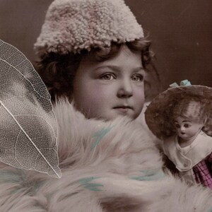 Cartão Postal 1910 Criança Bonita com Pele Branca e Boneca Rotophot Antiga