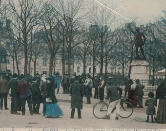 Scène de rue animée antique de carte postale de Paris d'avant 1910