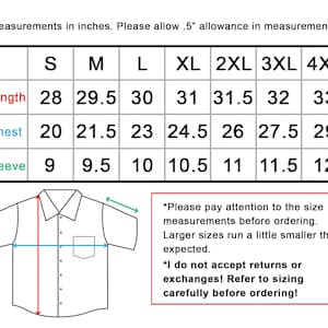 Puede incluir: Tabla de tallas para una camisa con botones, con medidas en pulgadas para largo, pecho y manga. Las tallas van de la S a la 4XL. El texto aconseja prestar atenci&oacute;n a las medidas antes de realizar el pedido.