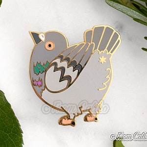 Pigeon Butt Hard Enamel Pin - Pigeon Pin