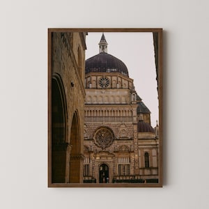 Stampa fotografica su pellicola Italia / Fotografia 35 mm / Architettura italiana / Arte murale di viaggio stampabile / Download digitale / Basilica di Bergamo
