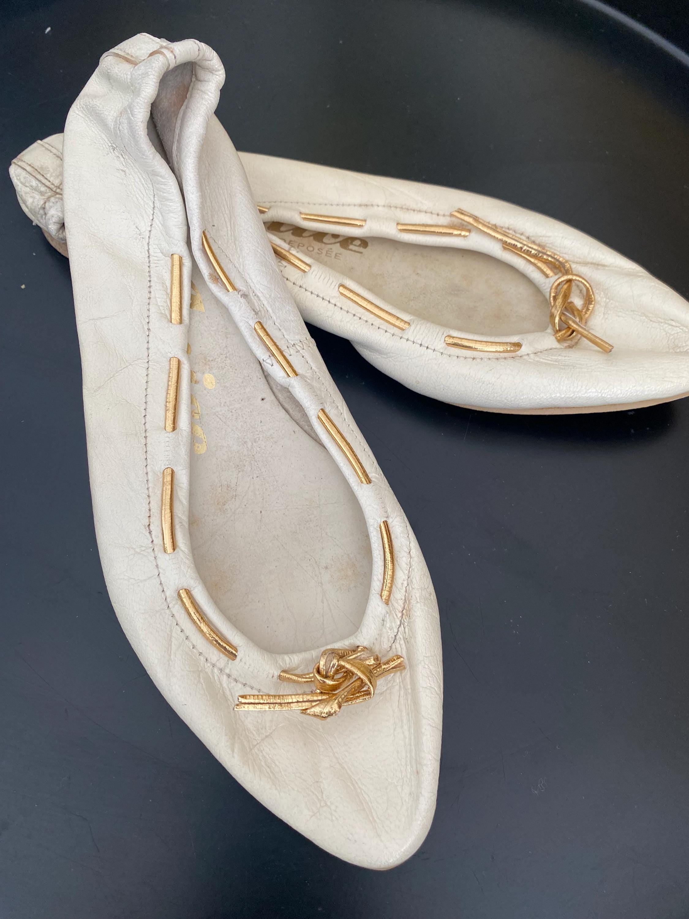 フラットシューズ BEIGE LEATHER FLATS Amazon.com | Naturalizer Womens Henrietta D'Orsay Pointed