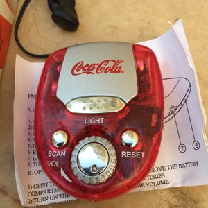 Coca Cola F M Scan Radio Komplett in Original Box Mit Hebräisch und Anleitung Toller Grafiken