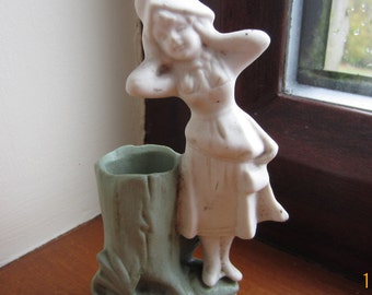 Girl and Well Figurine Collectibles Ceramic Gift Home Decor Pencil Holder Flower Vase