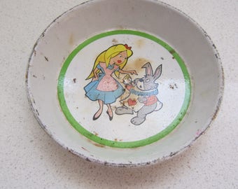 Child's Disney-Like Character Vintage Tin Plate Alice in Wonderland Design Collectibles Toys Pretend Play