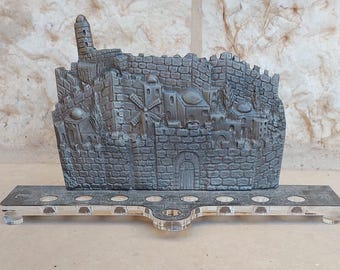 Vintage Jerusalem Menorah Gamla stadsmuren Design Silvermetall och Lucite Tillverkad i Israel