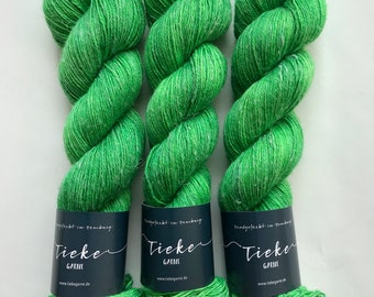 Alpaca Linen Silk SOCK - Green Jelly Worm - HALLOWEEN - Limited Edition - 50% Baby Alpaca 25 Linen 25 Silk - non-superwash - 100g - 400m