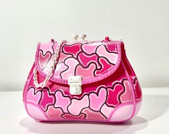 Bolso único de arte rosa con corazones – Pintado a mano – Diseño moderno y llamativo