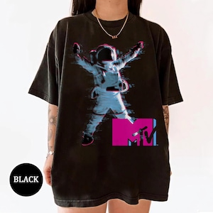 MTV VMA Astronaut Static Distorted Victory Pose T-Shirt, Vintage Musik Fernsehen T-Shirt, MTV Logo T-Shirt, Retro 80er und 90er Jahre Familie passendes T-Shirt