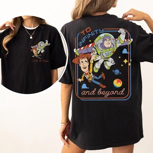 Camiseta de Disney Pixar Toy Story: Infinito y más allá, camiseta de Buzz Lightyear y Woody, camiseta de Toy Story Land, Magic Kingdom, viaje familiar a Disney imagen 5