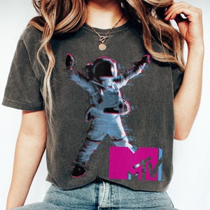 MTV VMA Astronaut Static Distorted Victory Pose T-Shirt, Vintage Music Television Tee, MTV Logo T-shirt, Retro 80s & 90s Family Matching Tee