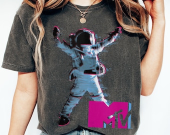 MTV VMA Astronaut Static Distorted Victory Pose T-Shirt, Vintage Musik Fernsehen T-Shirt, MTV Logo T-Shirt, Retro 80er und 90er Jahre Familie passendes T-Shirt